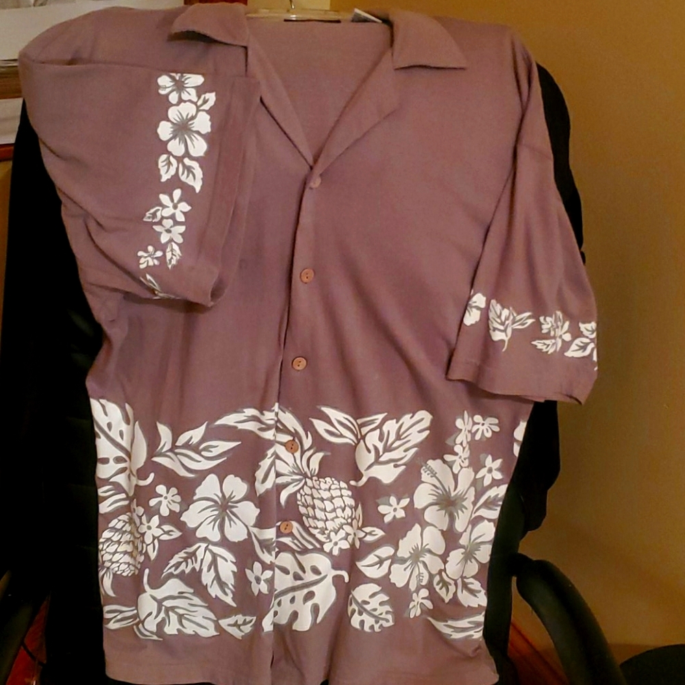 Mens hawaiian style shirt